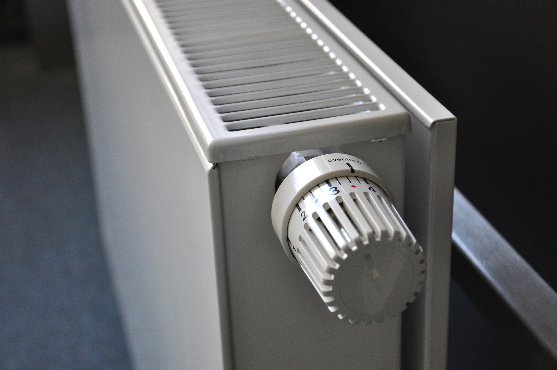 Chaudière : thermostat d’ambiance ou robinet thermostatique ?